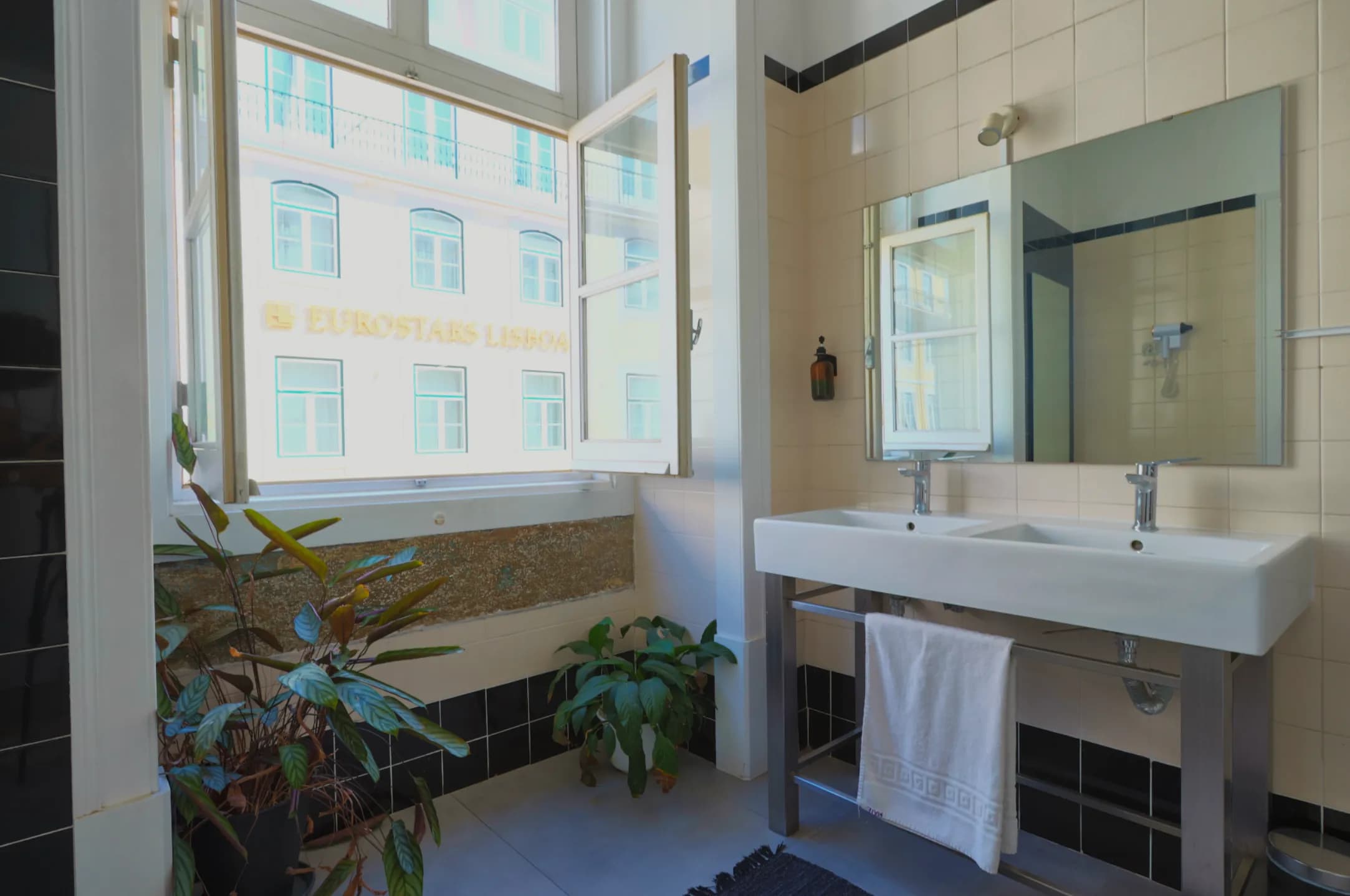 4 Bed Mixed Shared Room — photo 4